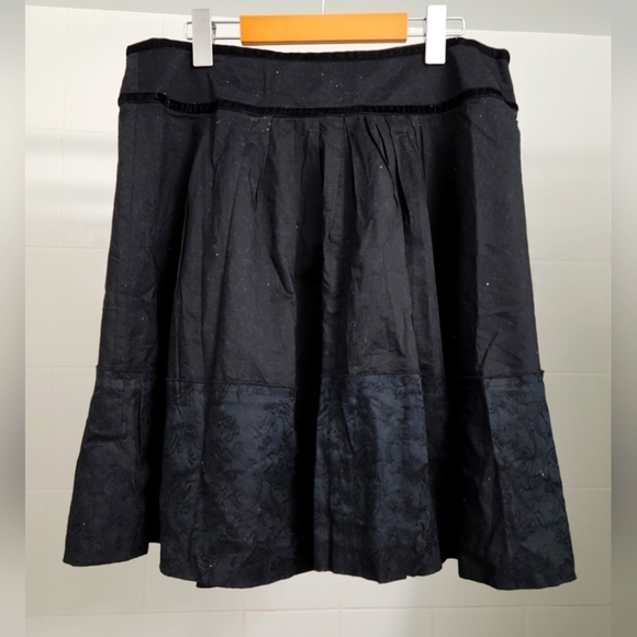 Vintage  goth black skirt with velvet trim size 13 - Picture 1 of 10